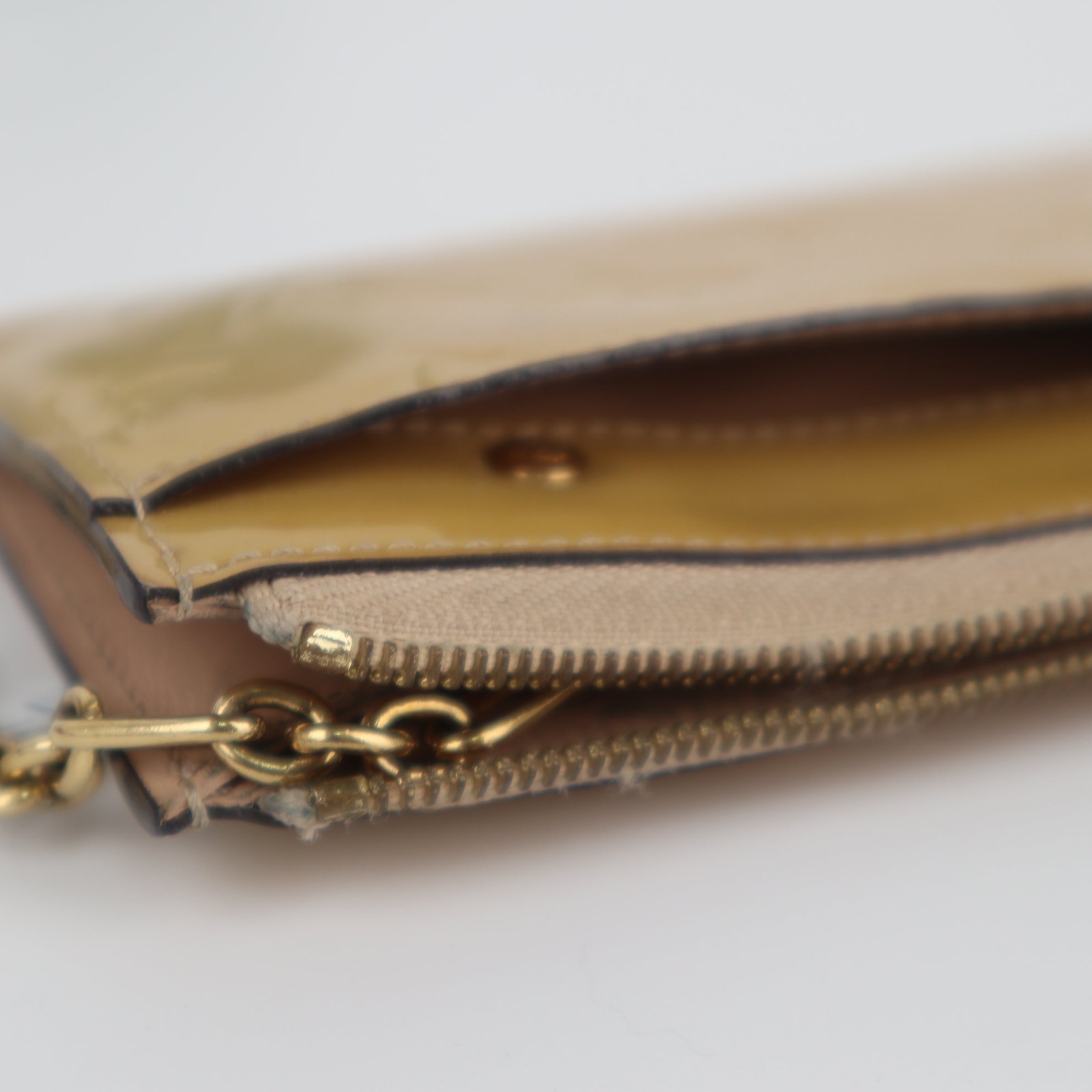 C1943# Louis Vuitton Coin Purse Vernis Pochette Cles Coin Purse Wallet | Pre-Owned Very Good Leather, Patent leather
