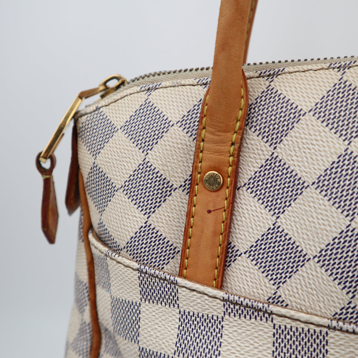 C2850 Louis Vuitton Shoulder Bag Figheri GM | Pre-Owned Very Good White / Blue Damier Azur coated canvas, leather trim