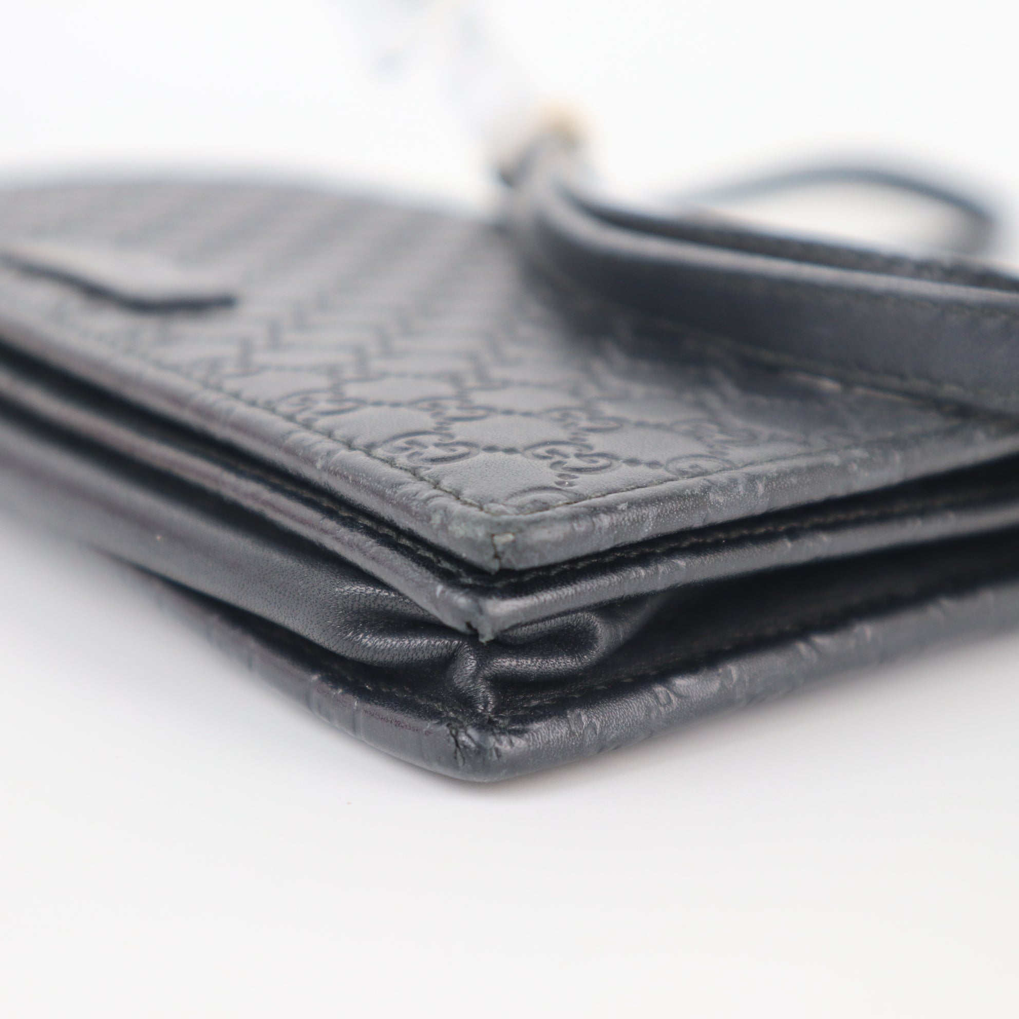 C1950 Gucci Wallet GG Micro Leather Crossbody Wallet Black | Pre-Owned Very Good Black Leather