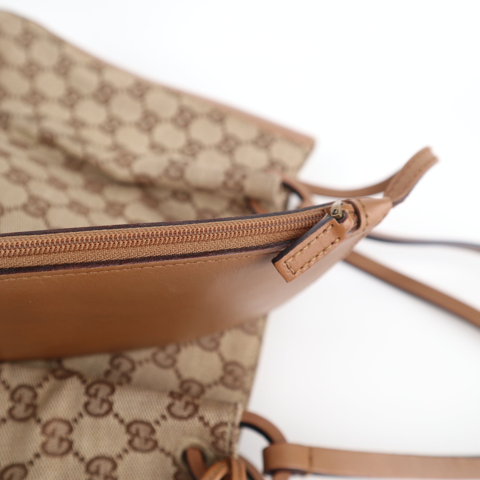 C1959 Gucci Tote Bag GG | Pre-Owned Excellent Beige Canvas and Leather GG Monogram