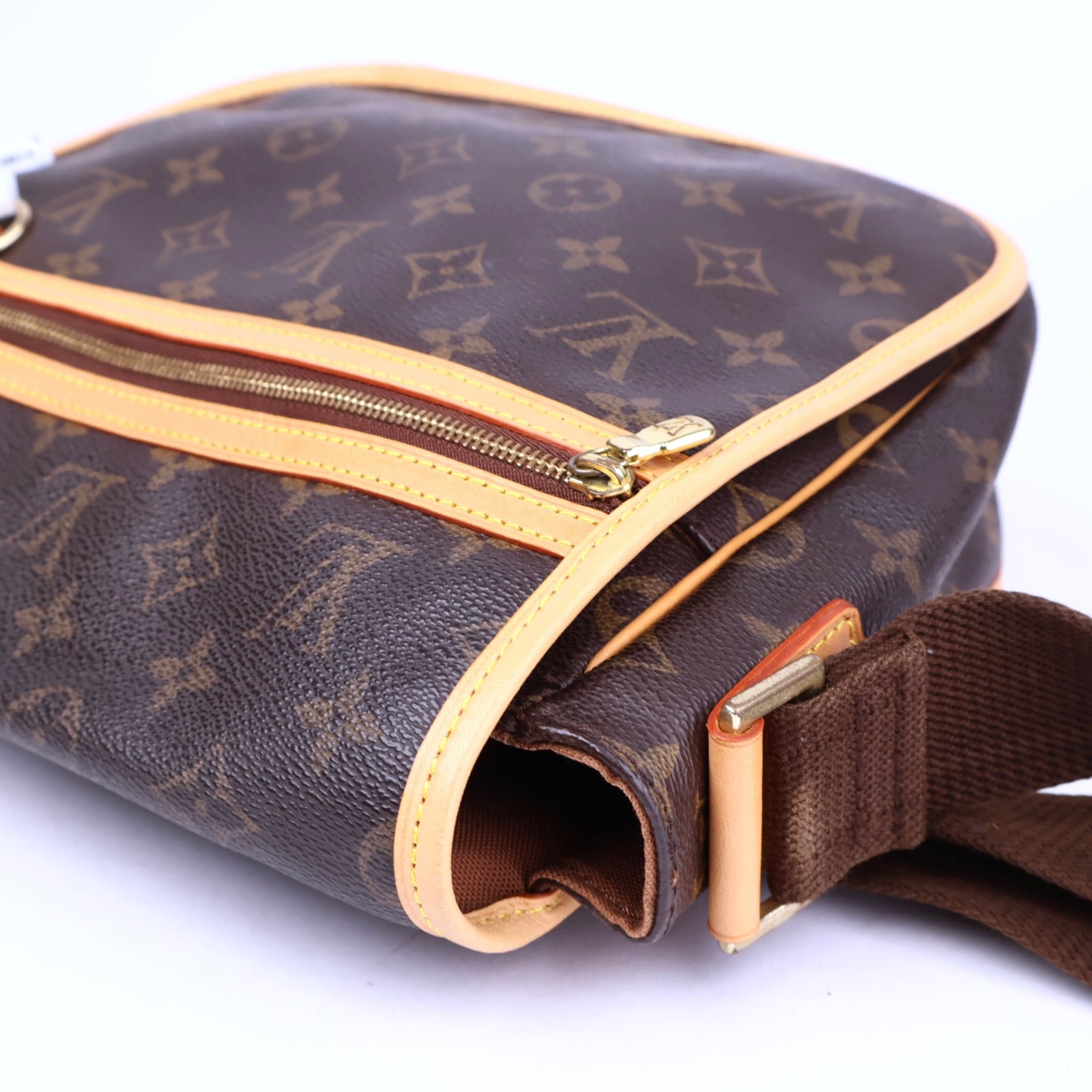 J3717 Louis Vuitton Bosphore PM Shoulder Bag- Pre Owned