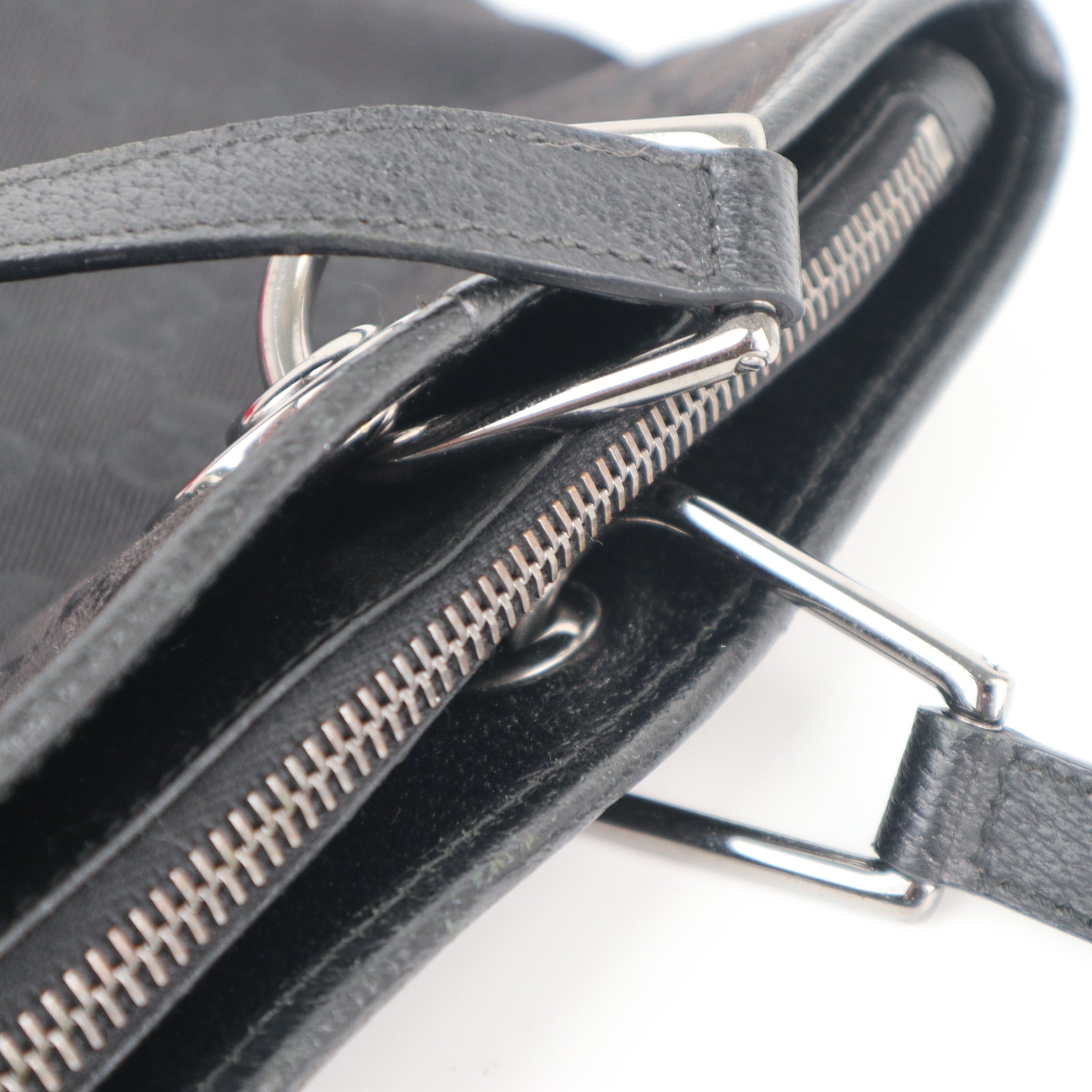 C1963 Gucci Shoulder Bag GG Eclipse | Pre-Owned Excellent Canvas GG Monogram