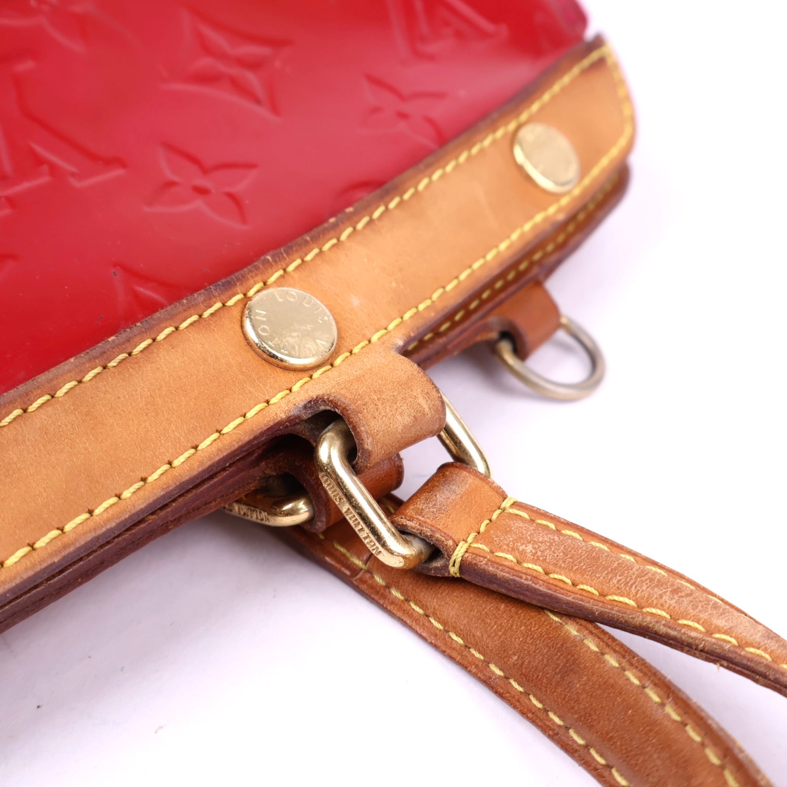 J3444 Louis Vuitton Vernis Brea MM Pomme D'amour- Pre Owned