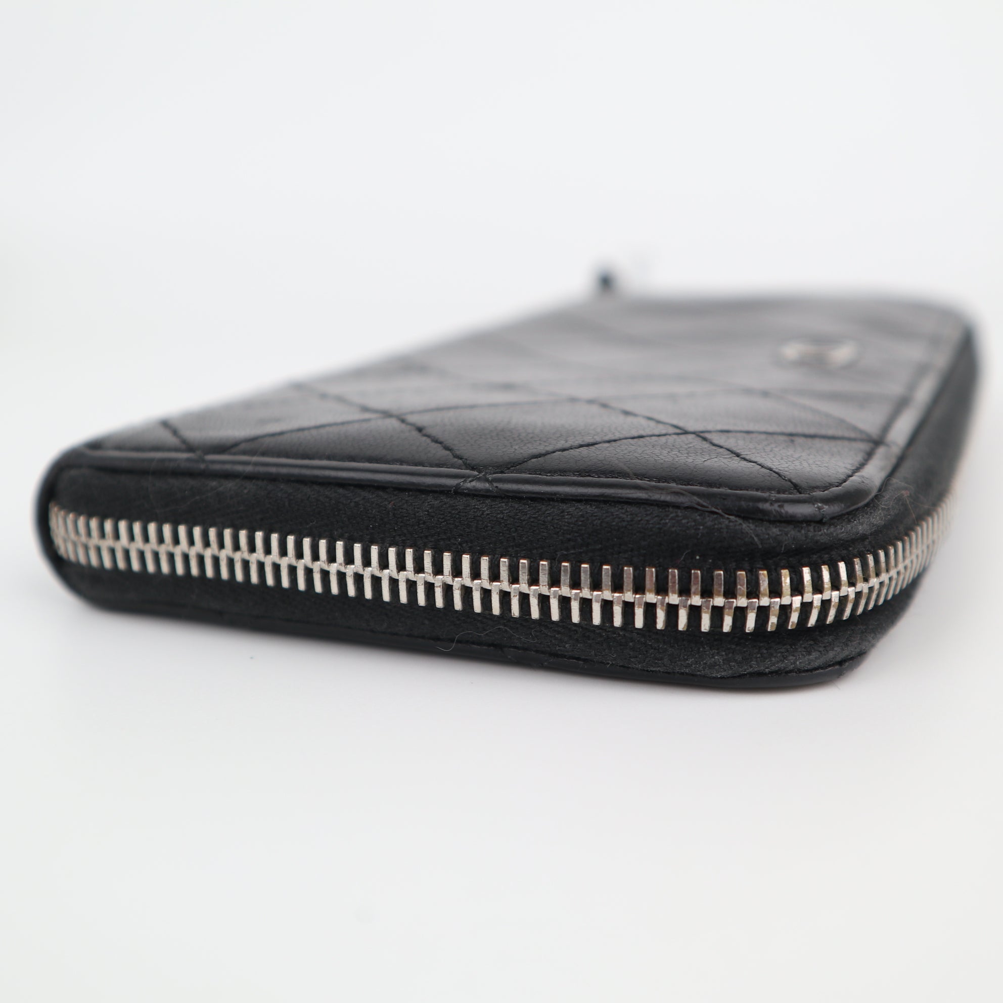 C1973 Chanel Wallet Classic Long Zipped | Pre-Owned Very Good