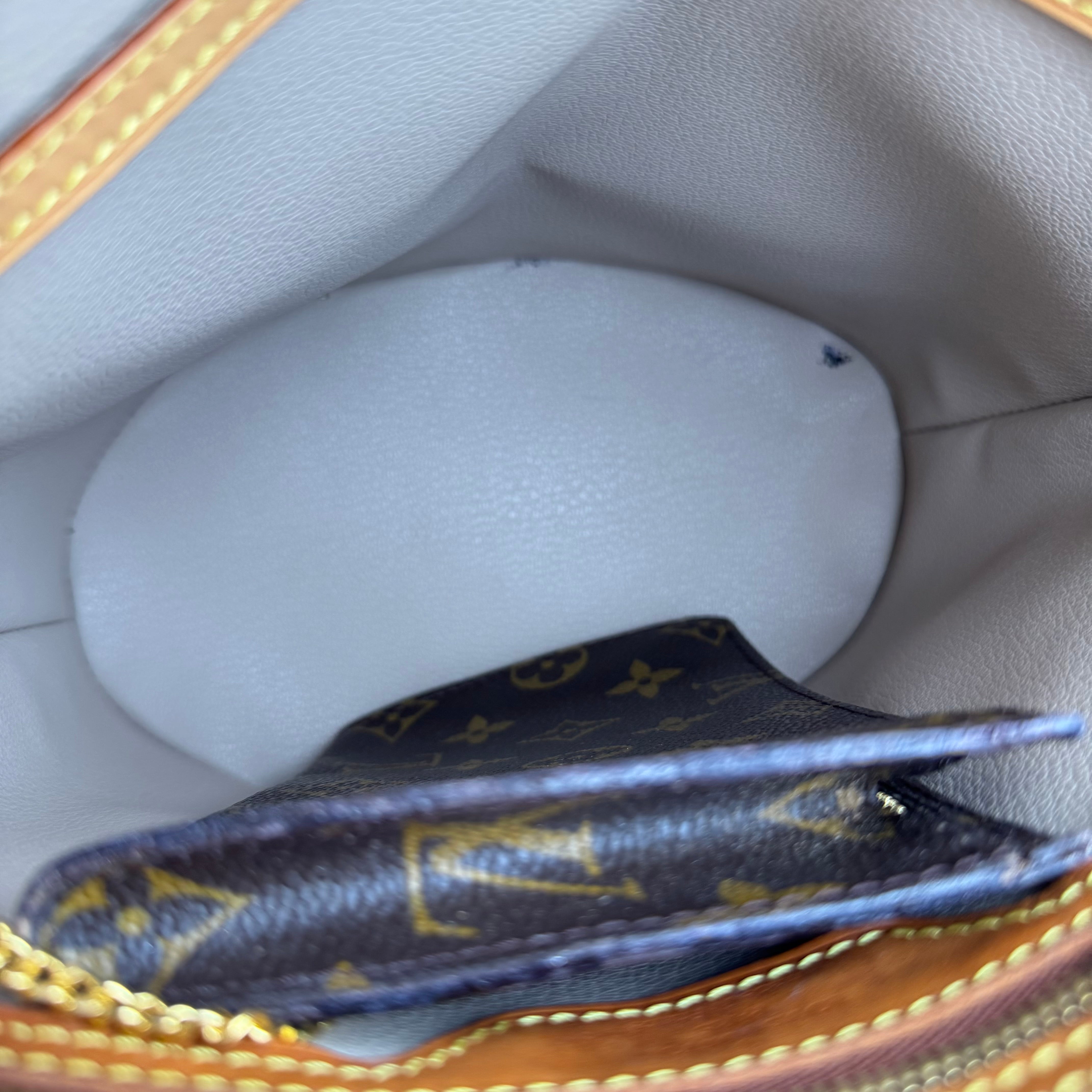 J3336R Louis Vuitton Monogram Canvas Petite Bucket Bag- Pre Owned