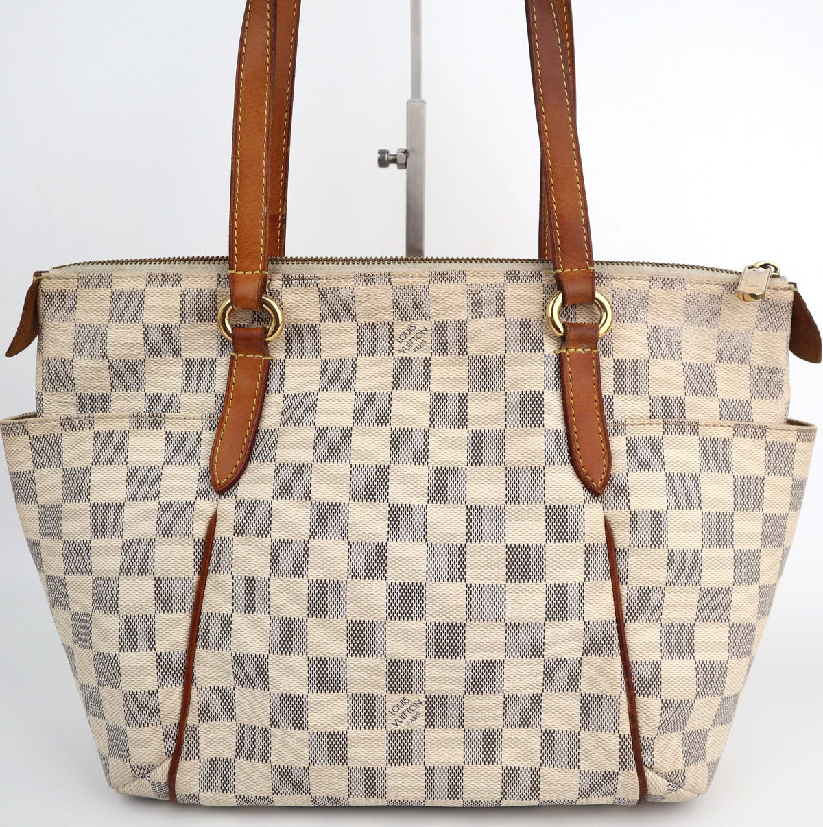 C2087 Louis Vuitton Shoulder Bag Totally PM | Pre-Owned Very Good White and Beige Coated canvas Damier Azur