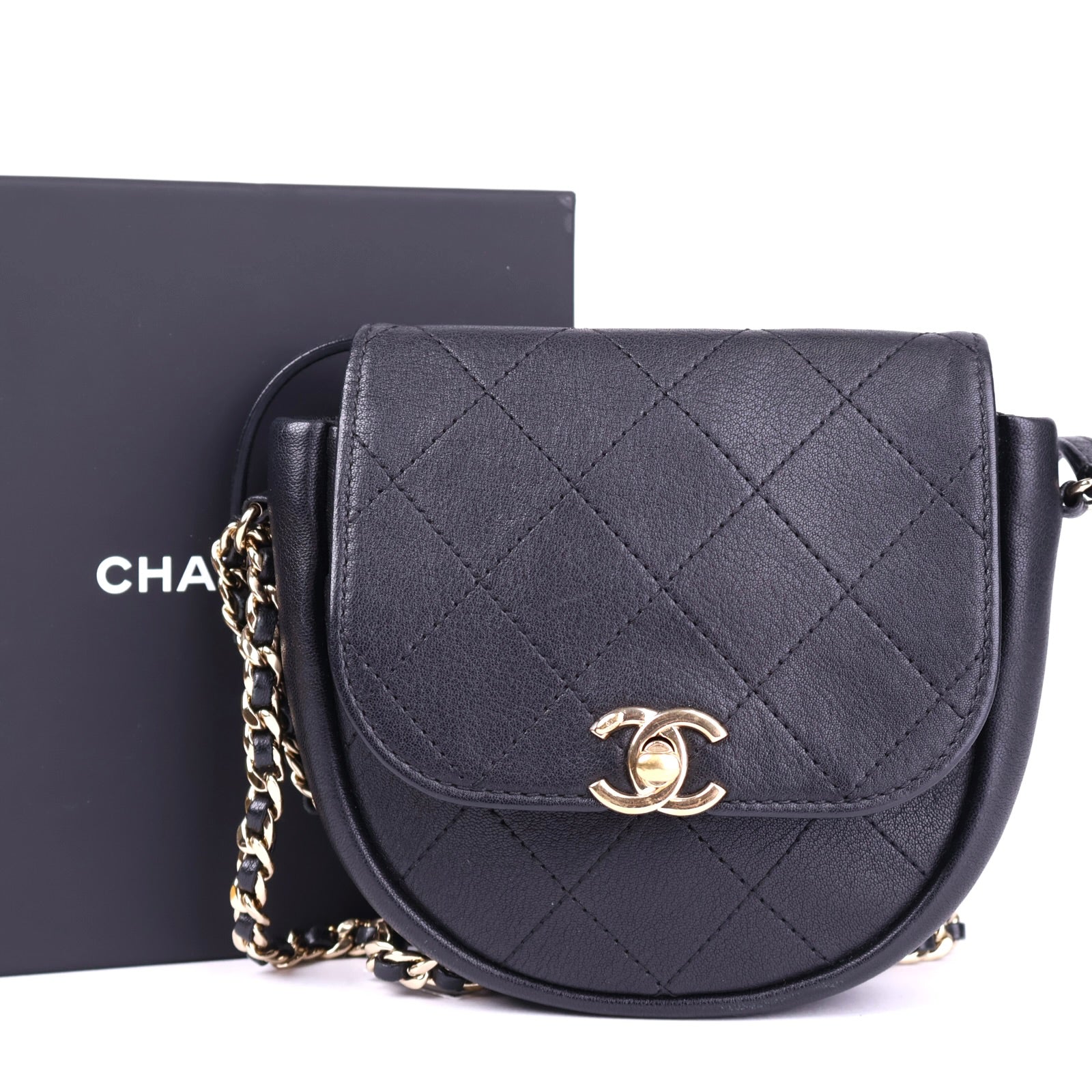 J3730 Chanel Black Diamond Stitch Leather Small Messenger Flap Bag- Pre Owned