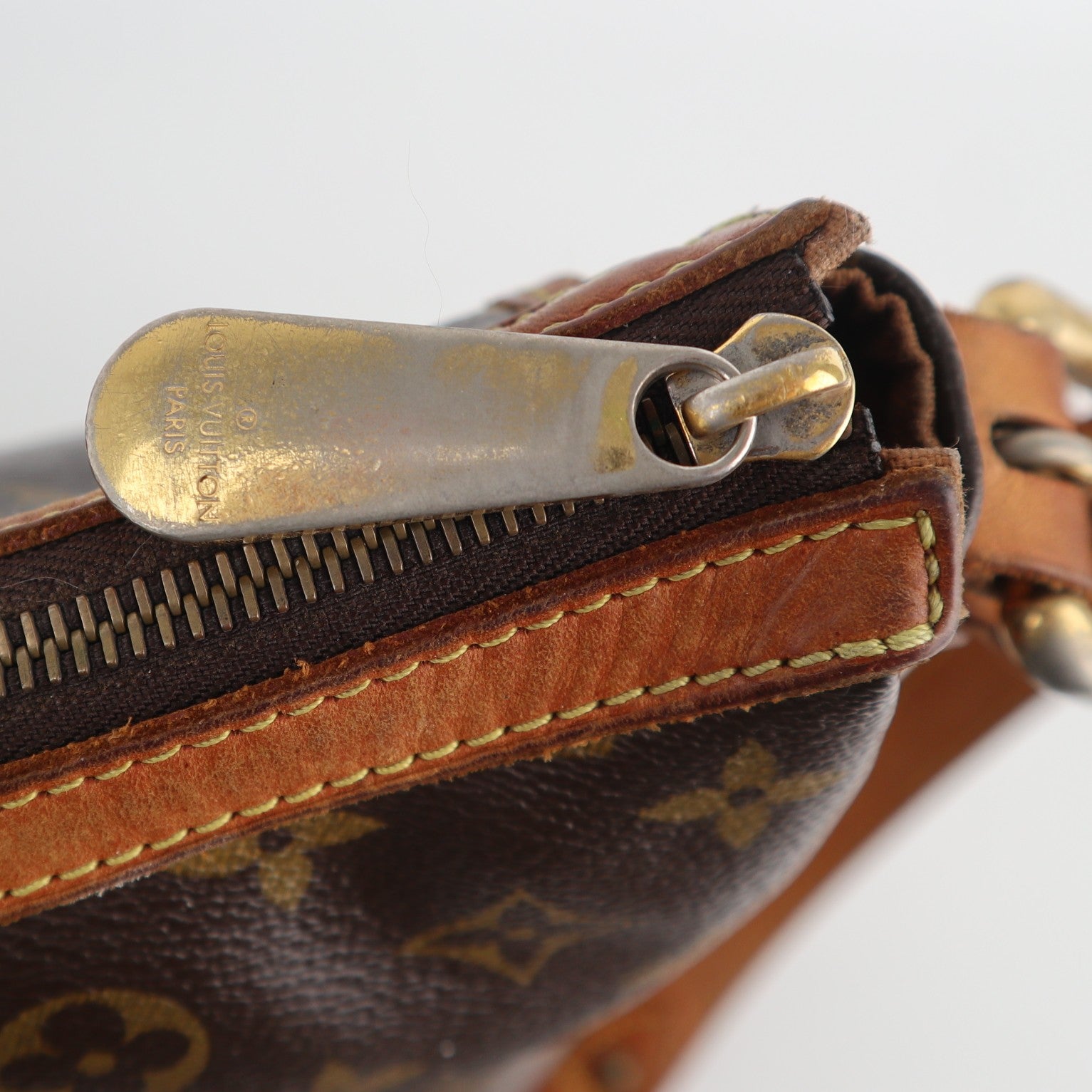 C1928 Louis Vuitton Shoulder Bag Monogram Canvas Tulum GM | Pre-Owned Very Good Brown Canvas Monogram