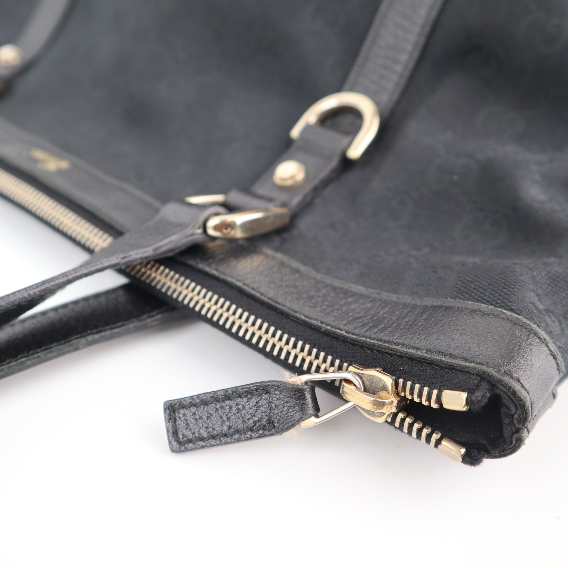 C2121 Gucci Tote Bag Abbey D-Ring | Pre-Owned Excellent Black GG canvas