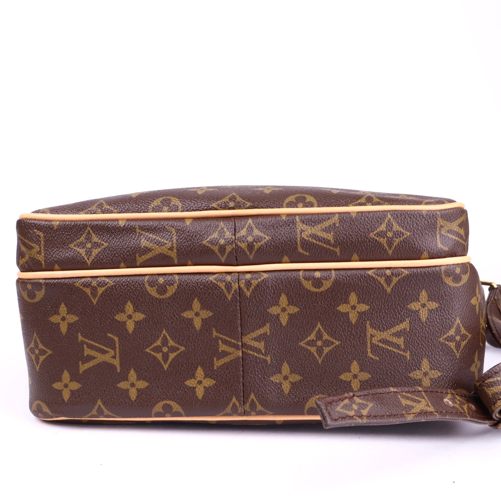 J2050 Louis Vuitton Reporter PM Shoulder Bag- Pre Owned