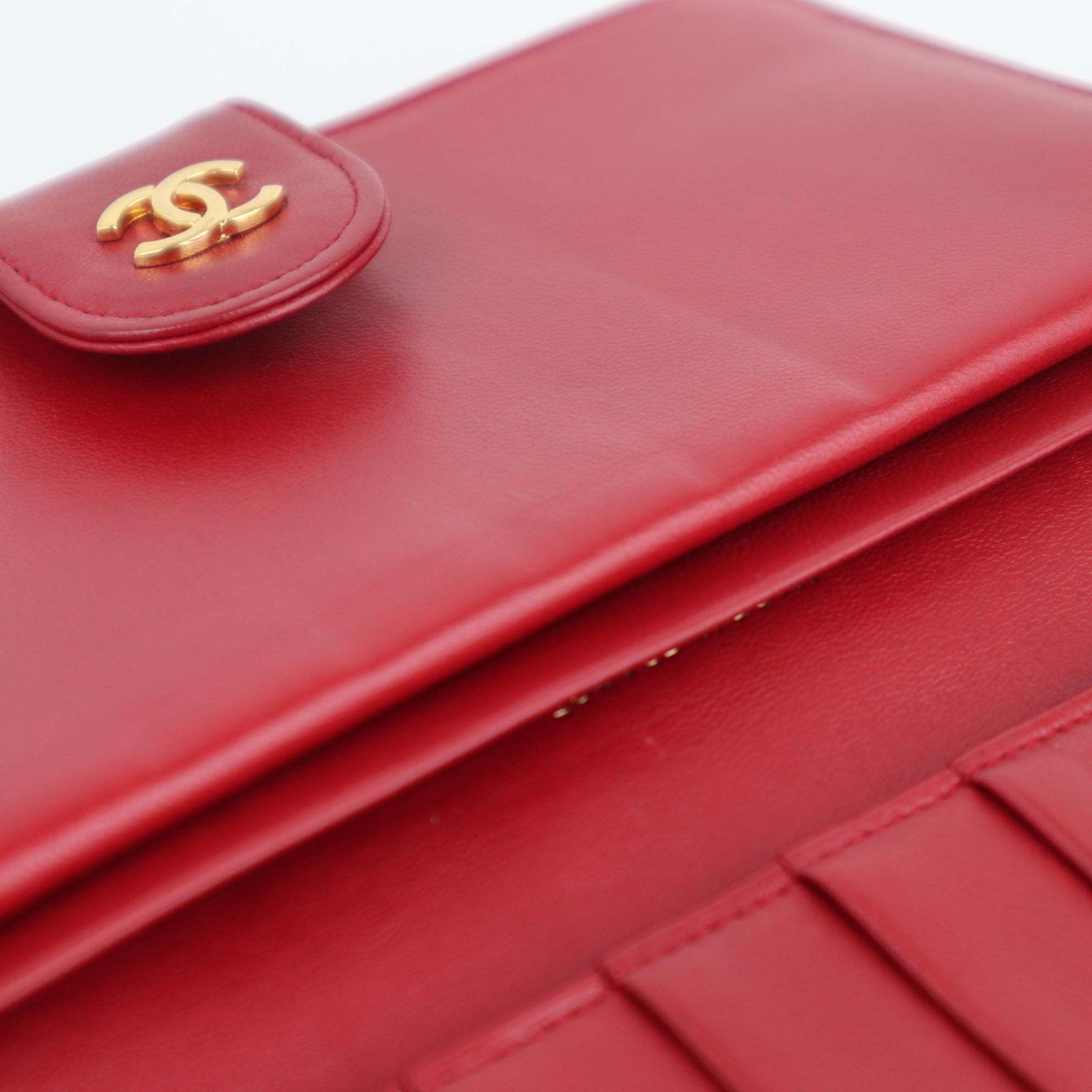 C2134 Chanel Wallet Quilted Lambskin Bifold Flap Long | Pre-Owned Very Good Red Quilted lambskin leather