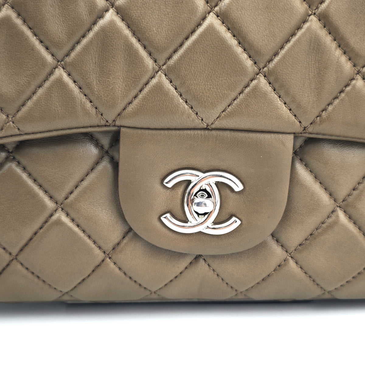 C2873 Chanel Shoulder Bag Timeless Classic Flap Bag Jumbo | Pre-Owned Very Good