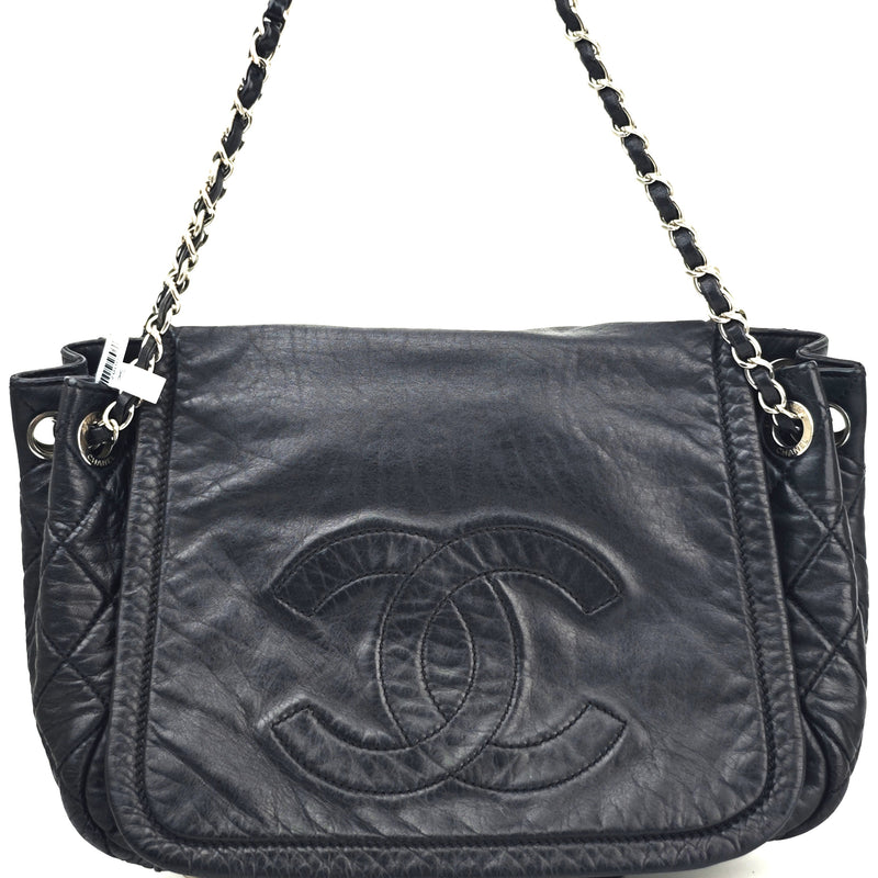 C2900 Chanel Shoulder Bag In The Business Flap Bag Distressed Calfskin | Pre-Owned Very Good Calfskin leather