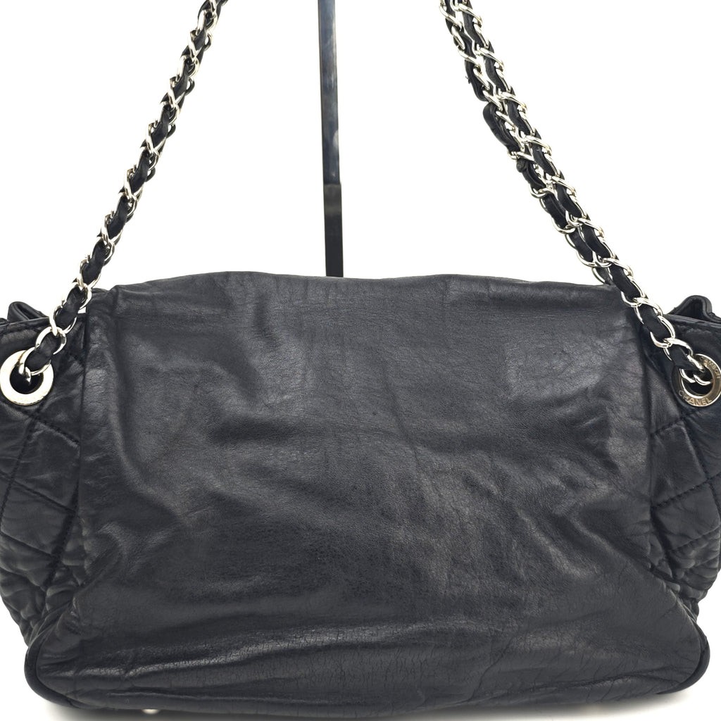 C2900 Chanel Shoulder Bag In The Business Flap Bag Distressed Calfskin | Pre-Owned Very Good Calfskin leather