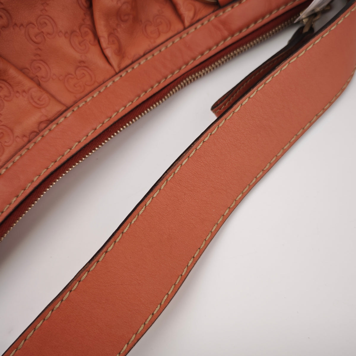 C2909 Gucci Shoulder Bag Guccissima Sukey Hobo/Shoulder Bag Medium | Pre-Owned Excellent Beige / Brown Guccissima Leather