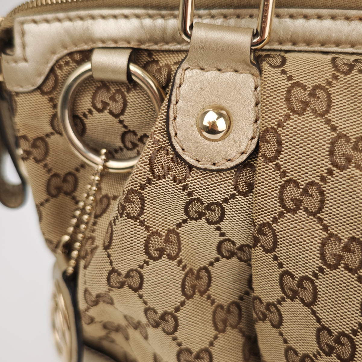 C2911 Gucci Shoulder Bag GG Canvas Sukey Top Handle/Shoulder Bag | Pre-Owned Very Good Beige / Brown GG Canvas
