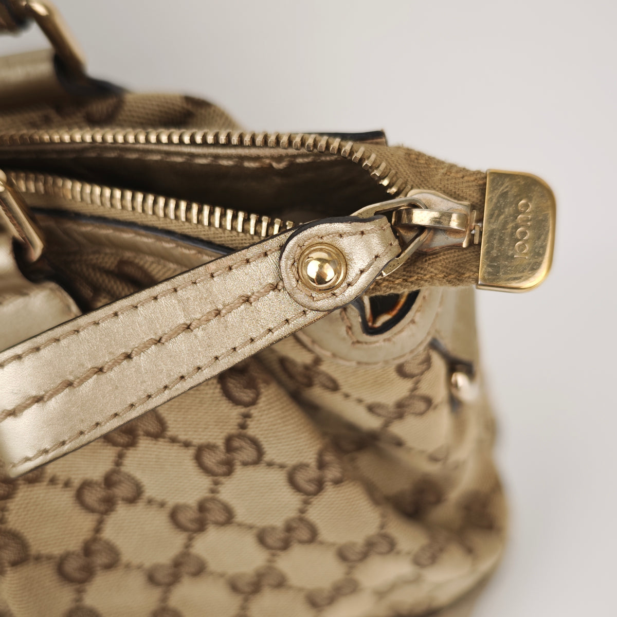 C2911 Gucci Shoulder Bag GG Canvas Sukey Top Handle/Shoulder Bag | Pre-Owned Very Good Beige / Brown GG Canvas