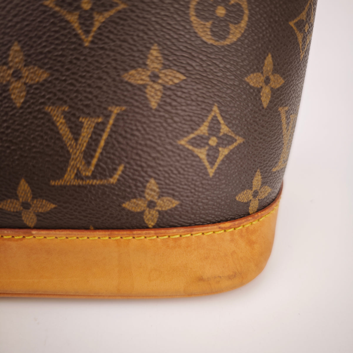 C2932 Louis Vuitton Top Handle Bag Alma PM monogram Handbag | Pre-Owned Very Good Brown Coated Canvas, Leather Trim Monogram