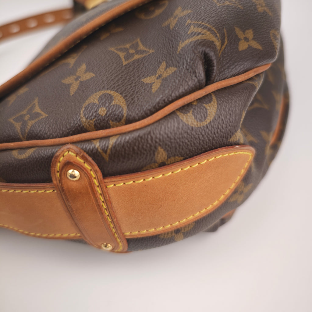 C2941 Louis Vuitton Shoulder Bag Monogram Tulum GM | Pre-Owned Very Good Brown Monogram Coated canvas, leather trim