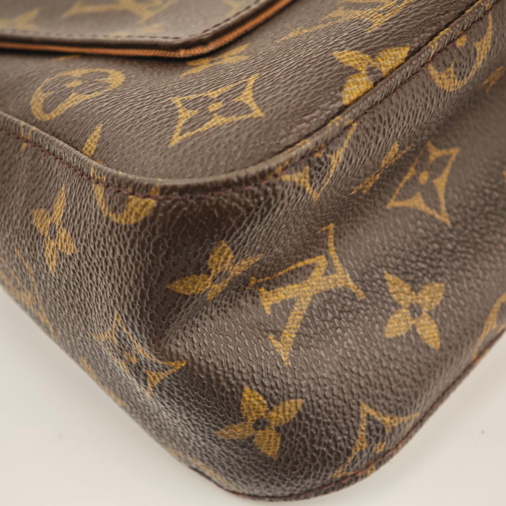 C2952 Louis Vuitton Shoulder Bag Monogram Mini Looping | Pre-Owned Very Good Brown Monogram Coated canvas, leather trim