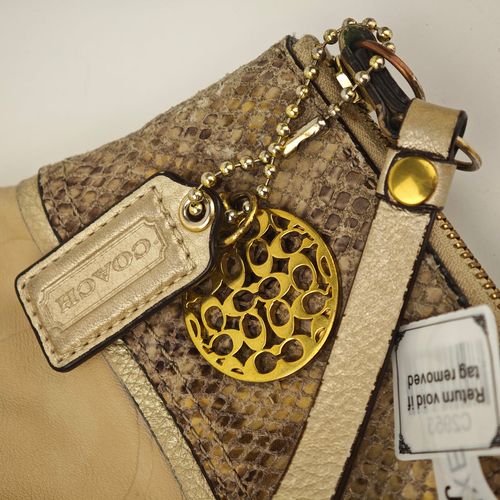 C2955 Coach Tote Bag Laura Embossed Signature Tote | Pre-Owned Very Good Embossed Signature Leather