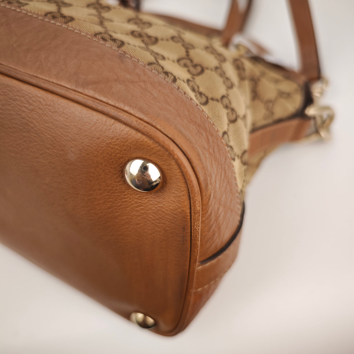 C2977 Gucci Shoulder Bag GG Canvas Charm Dome Satchel | Pre-Owned Very Good Beige / Brown Canvas, Leather GG Canvas