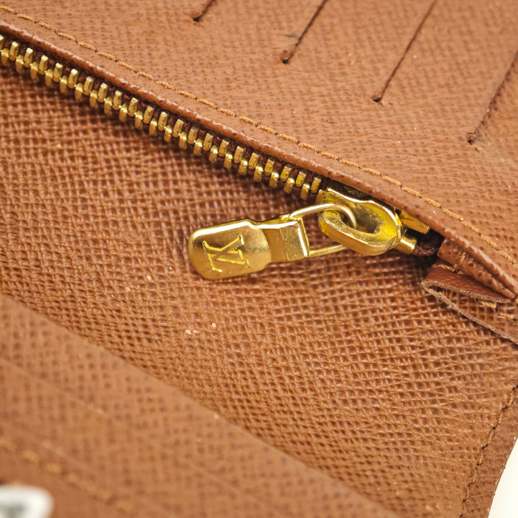 C2980 Louis Vuitton Wallet Monogram Brazza Wallet | Pre-Owned Very Good Brown Coated Canvas Monogram
