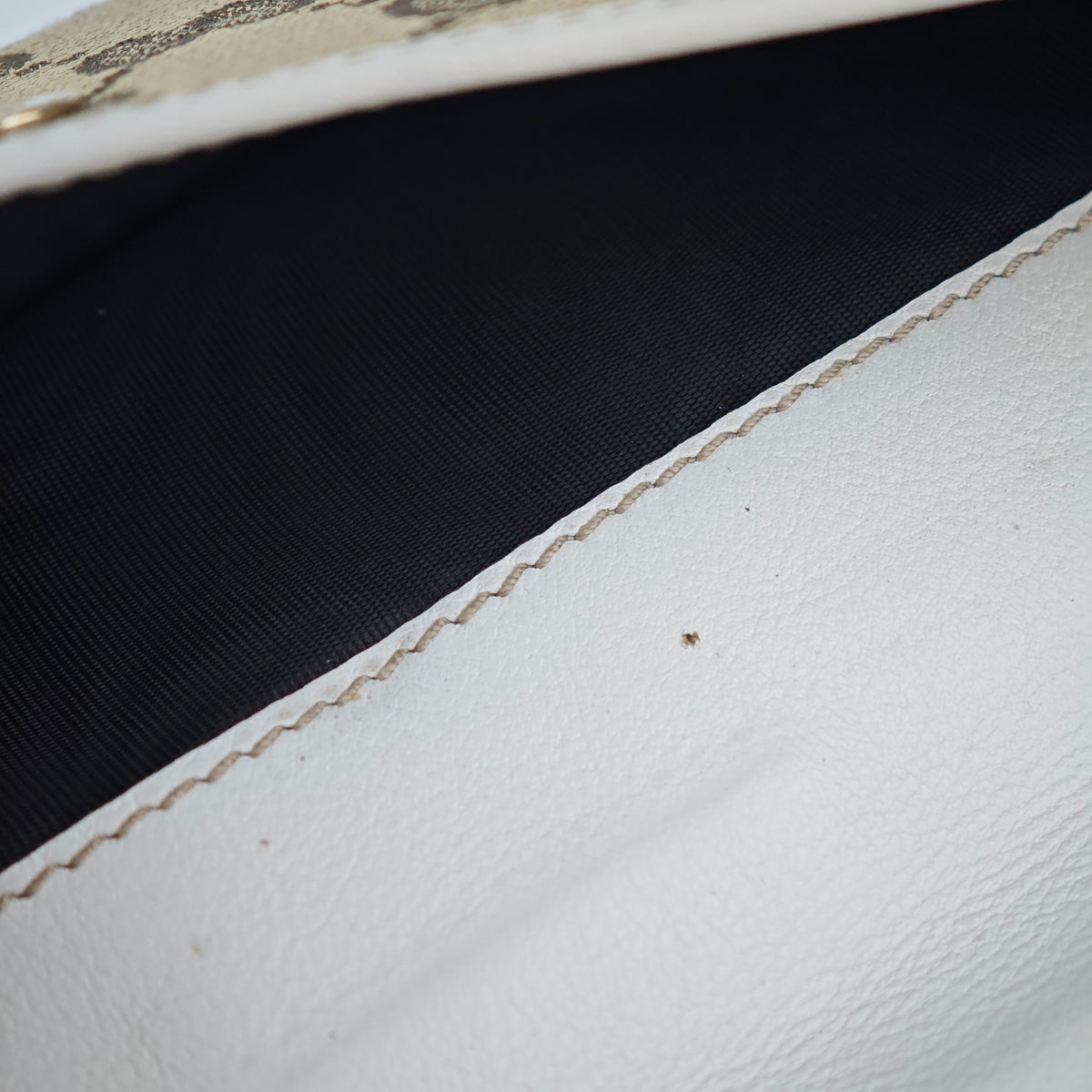 C2983 Gucci Wallet GG Canvas Lovely Heart Continental Wallet | Pre-Owned Very Good Beige / Brown Canvas, Leather GG Canvas