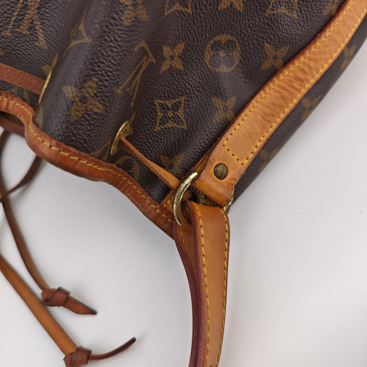 C3017 Louis Vuitton Bucket Bag Noé Monogram GM | Pre-Owned Very Good Brown Monogram Canvas