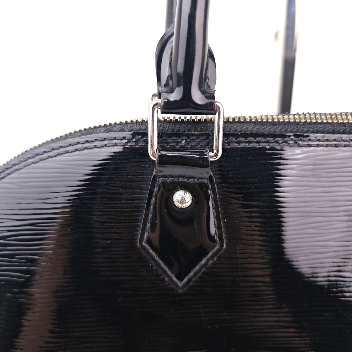 C3018 Louis Vuitton Top Handle Bag Alma GM Epi Electric Black | Pre-Owned Excellent Black Leather