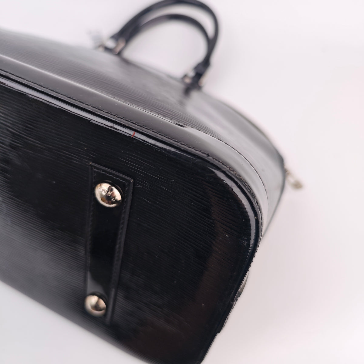 C3018 Louis Vuitton Top Handle Bag Alma GM Epi Electric Black | Pre-Owned Excellent Black Leather