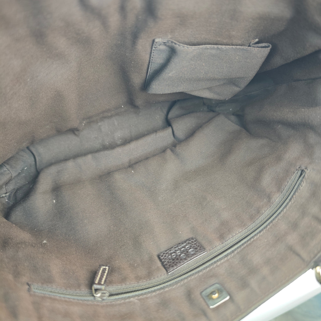 C3025 Gucci Tote Bag GG Crystal Coated Canvas Abbey Pocket Tote Bag | Pre-Owned Very Good GG Crystal Canvas, Coated canvas