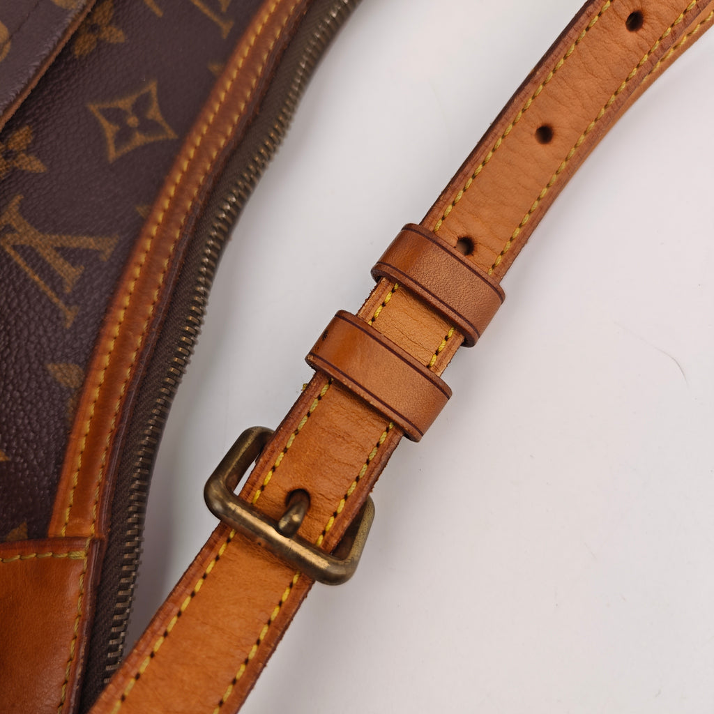 C3027 Louis Vuitton Shoulder Bag Vintage Monogram Canvas Odeon MM | Pre-Owned Very Good Brown Monogram Canvas