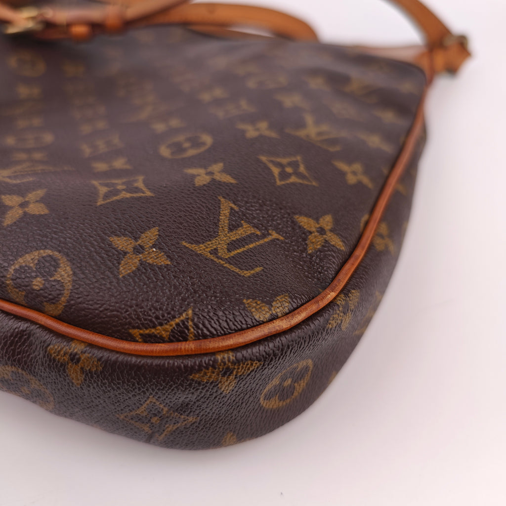 C3027 Louis Vuitton Shoulder Bag Vintage Monogram Canvas Odeon MM | Pre-Owned Very Good Brown Monogram Canvas