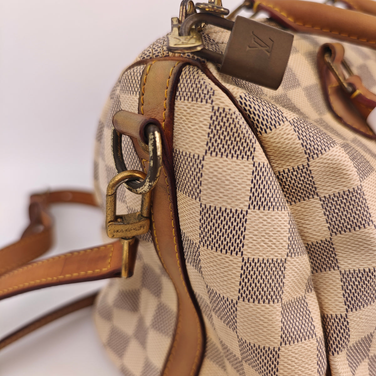 C3031 Louis Vuitton Top Handle Bag Speedy Damier Azur Bandoulière 30 | Pre-Owned Very Good Blue / White Damier Azur Canvas