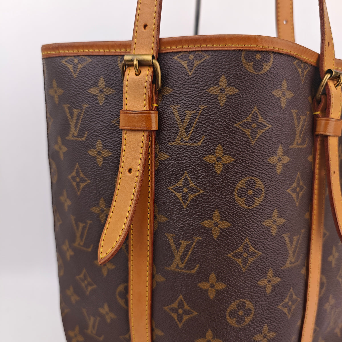 C3043 Louis Vuitton Bucket Bag Monogram Canvas Bucket GM Bag | Pre-Owned Very Good Brown Monogram Canvas