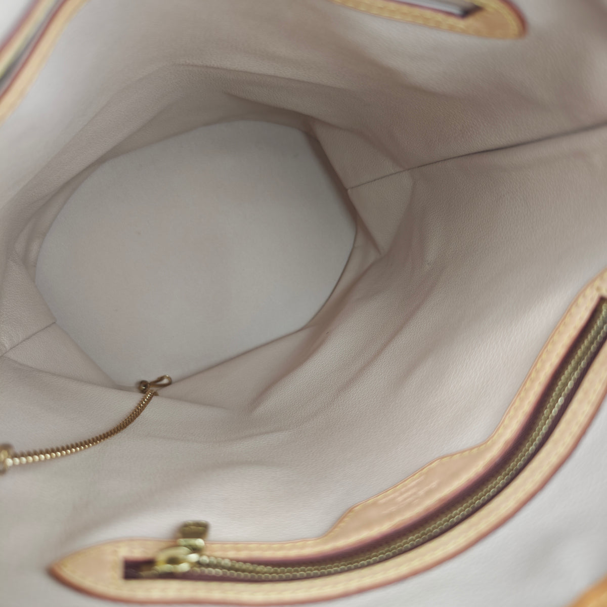 C3044 Louis Vuitton Bucket Bag Monogram Canvas Bucket GM Bag | Pre-Owned Very Good Brown Monogram Canvas