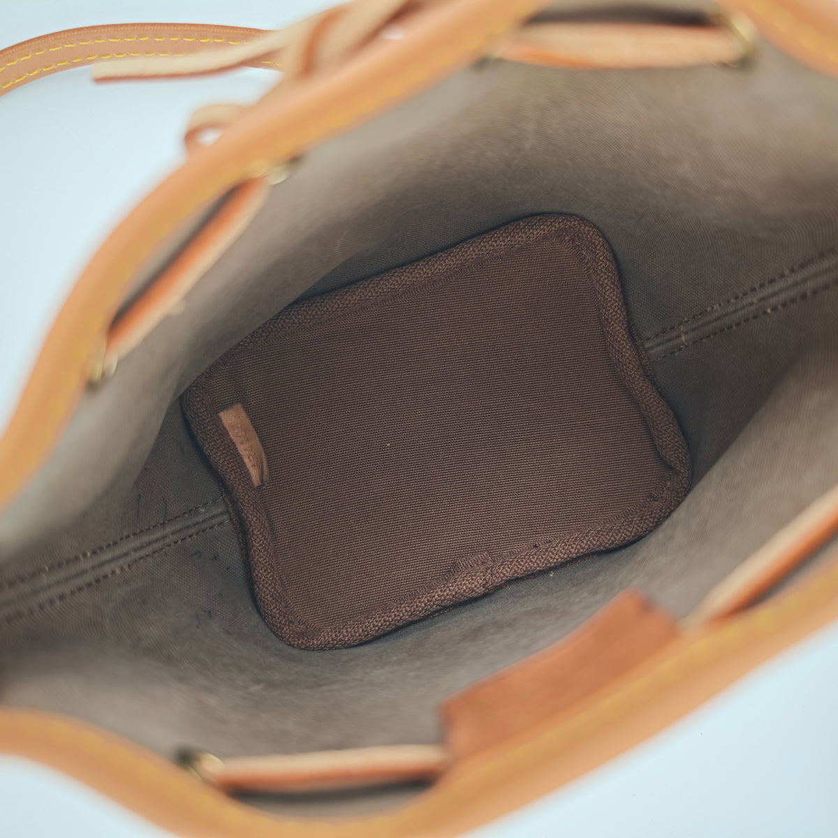 C3116R Louis Vuitton Bucket Bag Nano Noé | Pre-Owned Excellent Brown Monogram Canvas