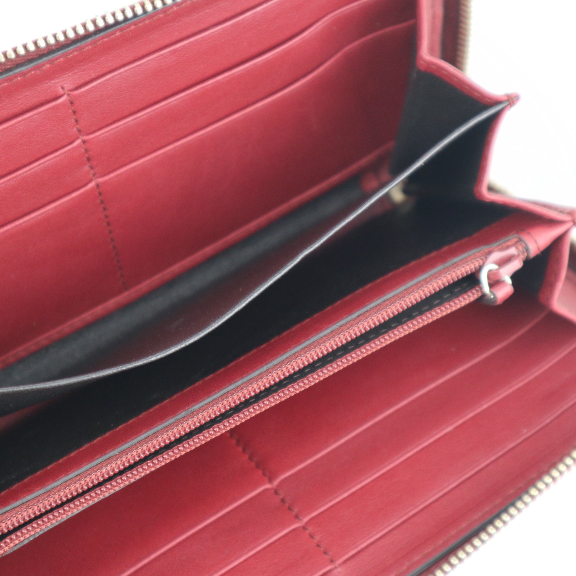C2144 Gucci Wallet Imprime Monogram GG Pierce Zip Around Wallet Red | Pre-Owned Very Good Red Monogram