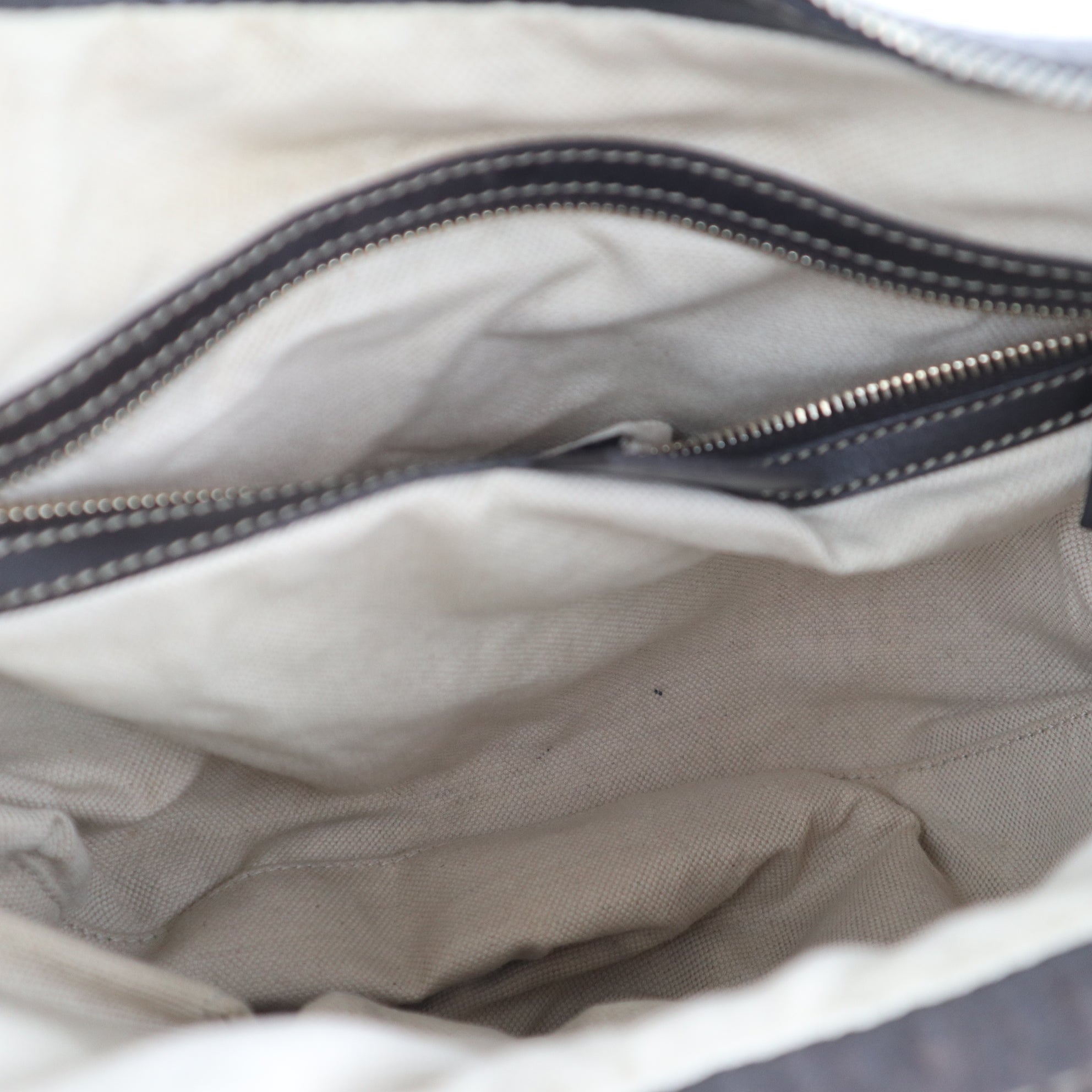 C2174 Gucci Shoulder Bag Monogram Medium Lovely Heart Hobo Bag | Pre-Owned Very Good Brown Monogram