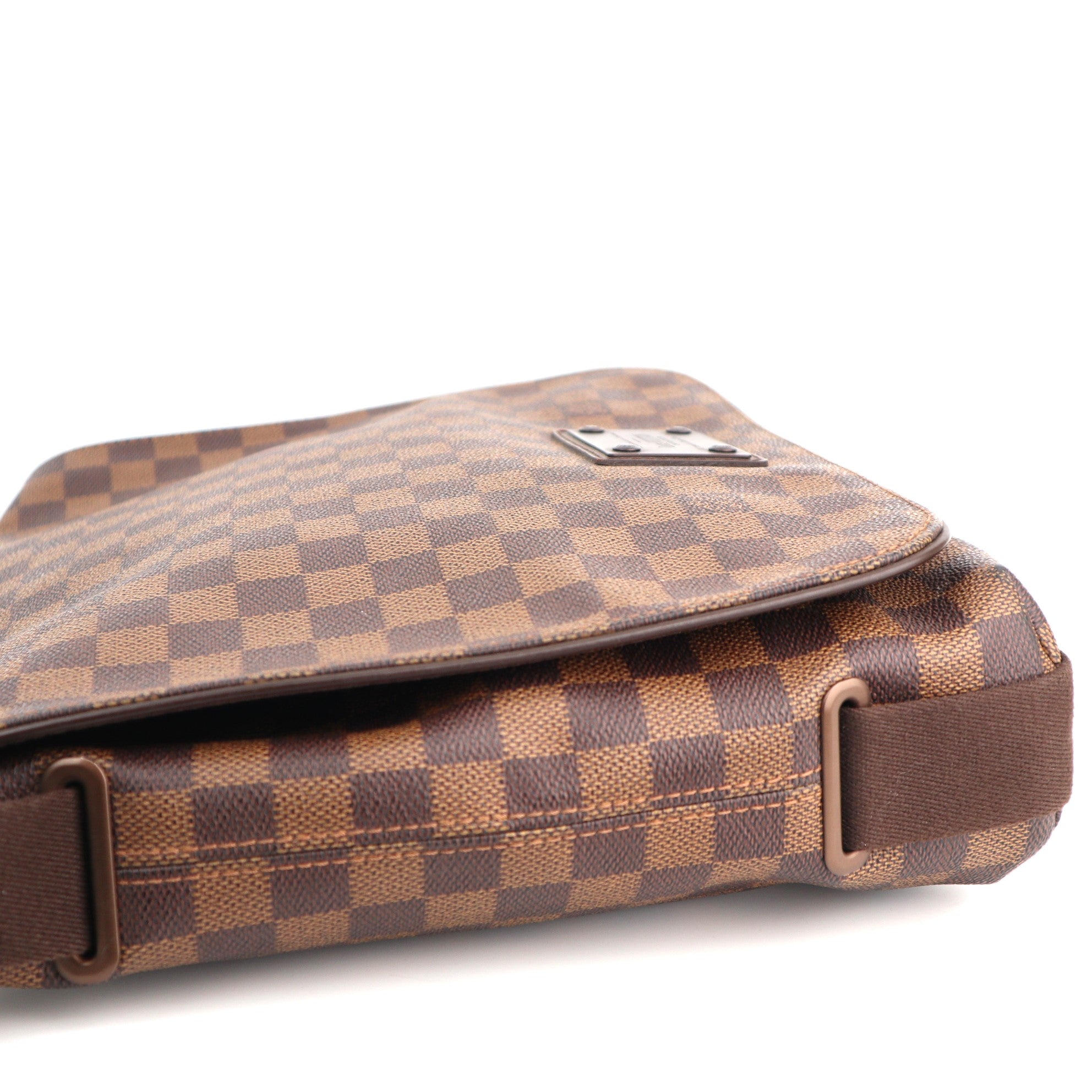 C1417  Louis Vuitton  Damier Ebene Brooklyn Messenger Bag-Pre Owned