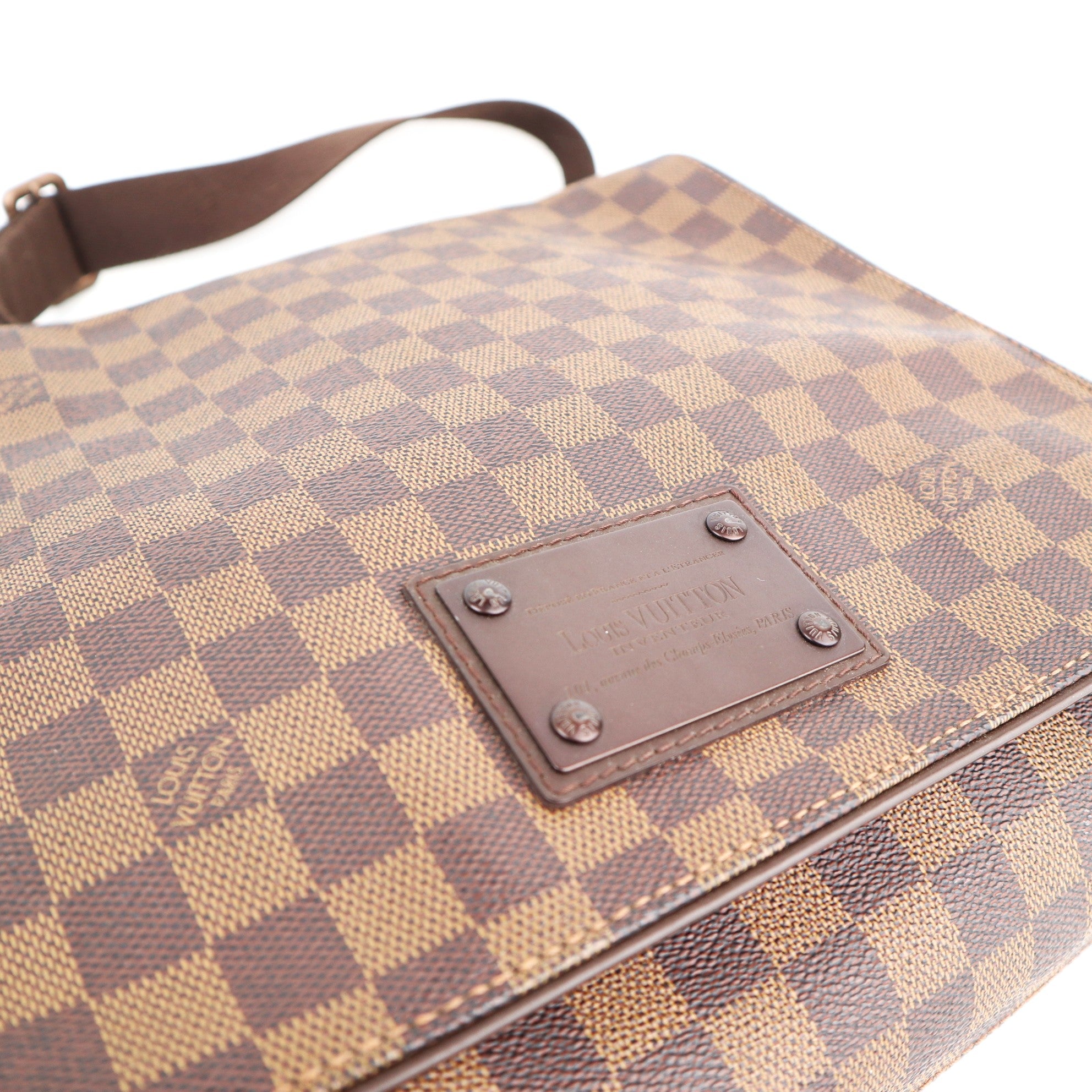 C1417  Louis Vuitton  Damier Ebene Brooklyn Messenger Bag-Pre Owned