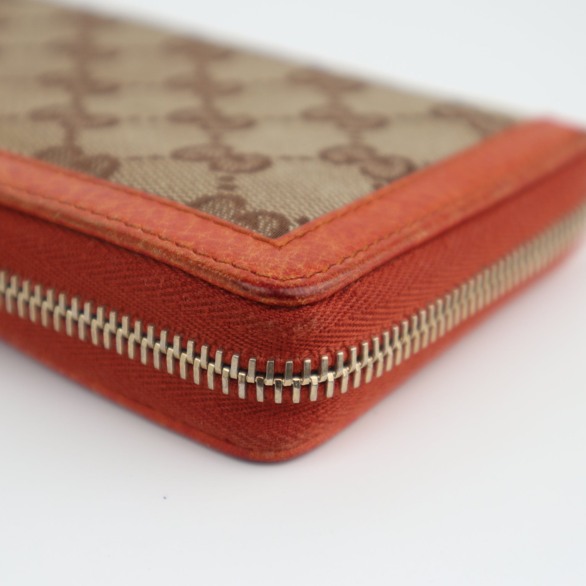 C2197 Gucci Zip Around Wallet GG Canvas Bamboo Zip Around Wallet | Pre-Owned Excellent Brown GG canvas, leather trim