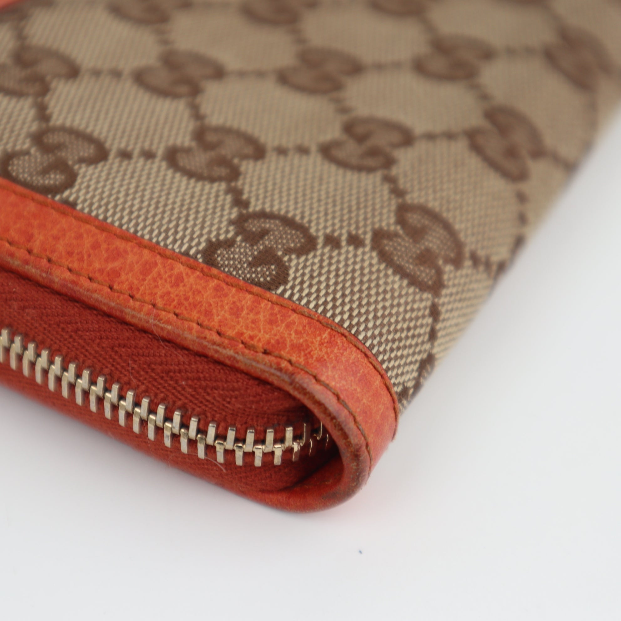 C2197 Gucci Zip Around Wallet GG Canvas Bamboo Zip Around Wallet | Pre-Owned Excellent Brown GG canvas, leather trim
