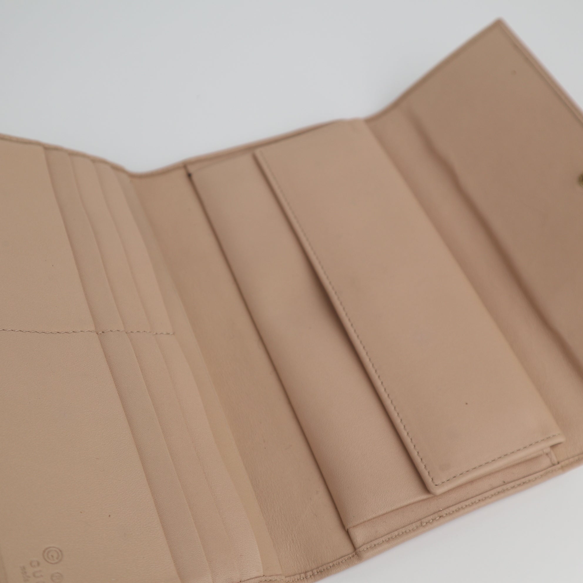 C2199 Gucci Long Wallet Abbey Long Wallet | Pre-Owned Excellent Beige GG fabric, leather trim