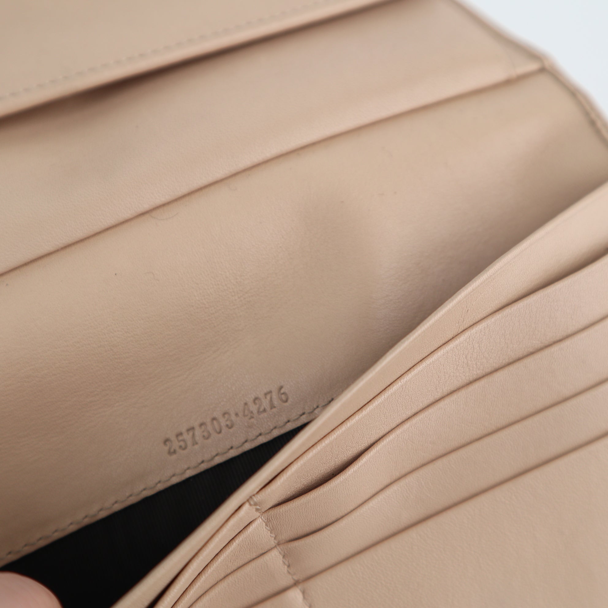 C2199 Gucci Long Wallet Abbey Long Wallet | Pre-Owned Excellent Beige GG fabric, leather trim