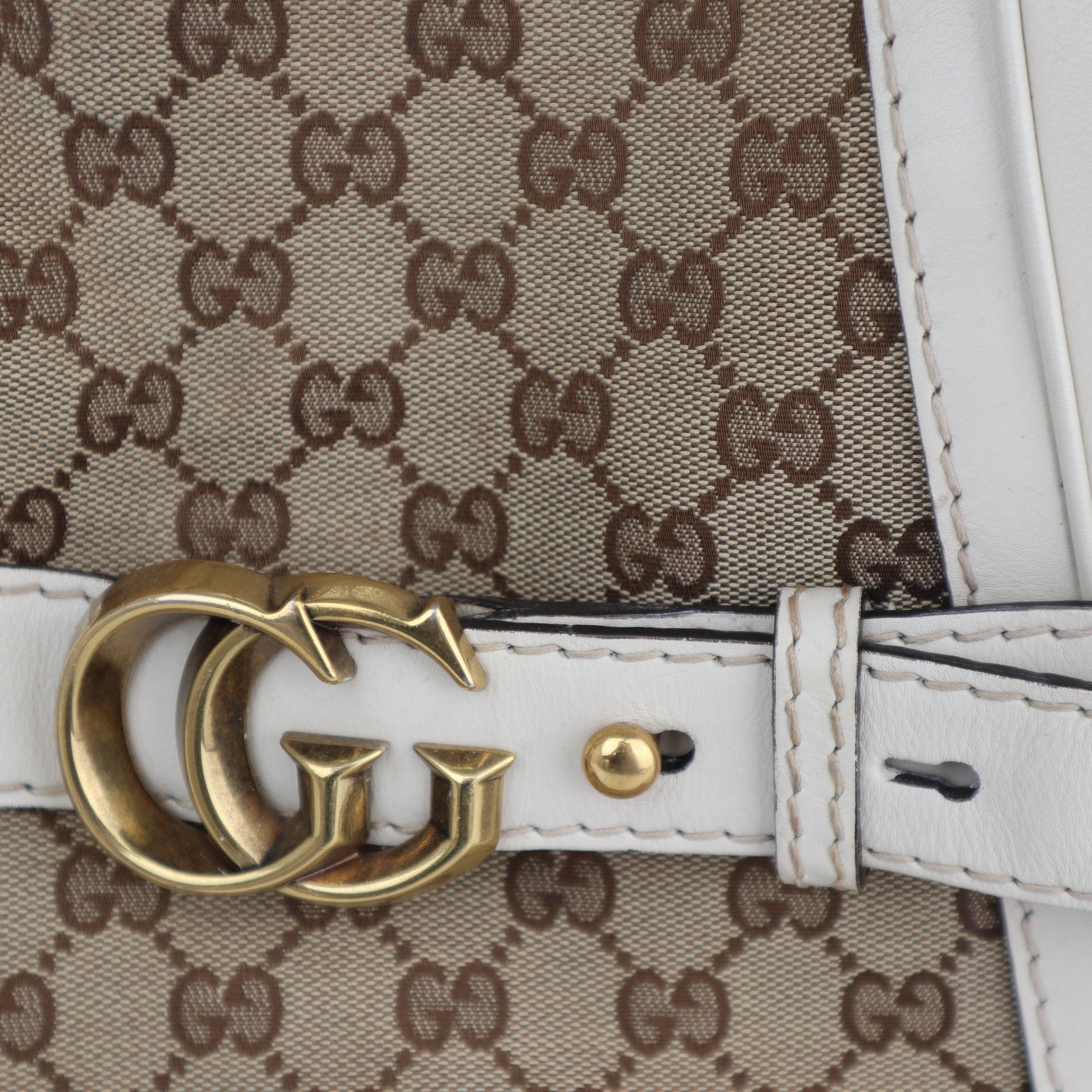 C2209 Gucci Hobo Bag GG Running Medium Hobo | Pre-Owned Very Good Brown canvas, leather trim
