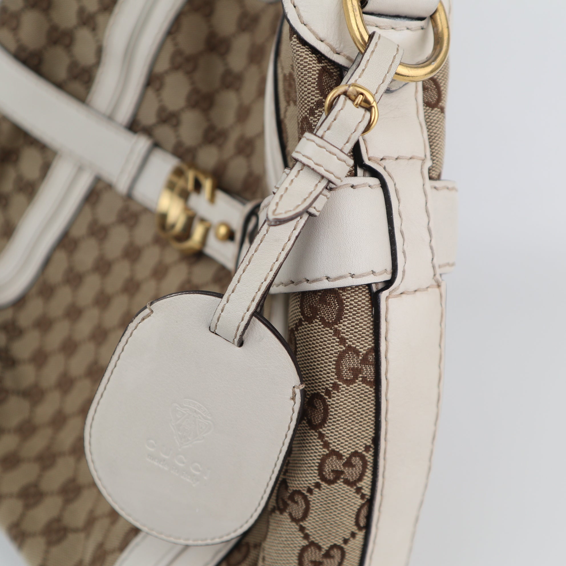 C2209 Gucci Hobo Bag GG Running Medium Hobo | Pre-Owned Very Good Brown canvas, leather trim