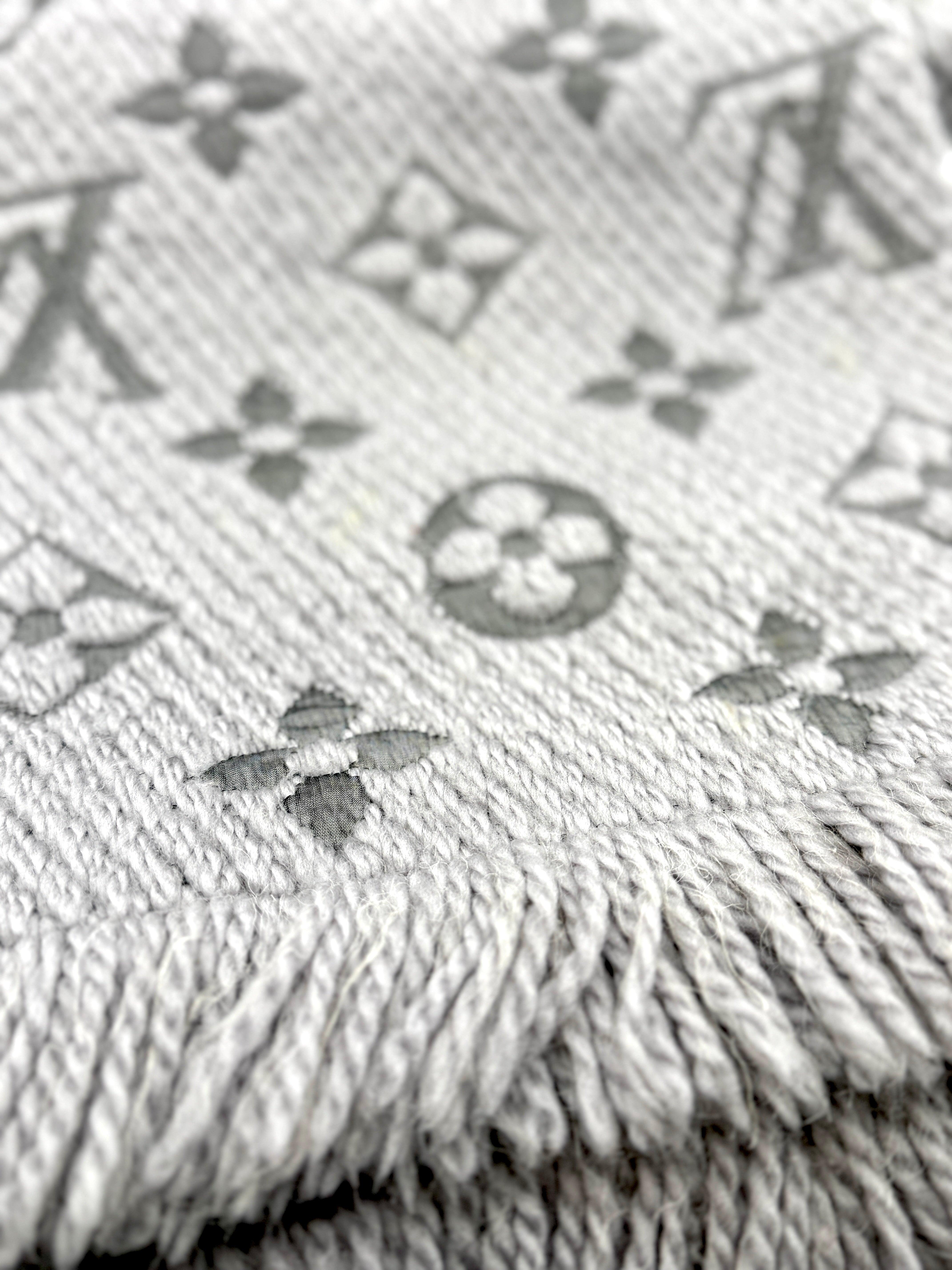 Louis Vuitton Scarf Echarpe Logomania Wool/Silk Gris Perle (Grey) M74742