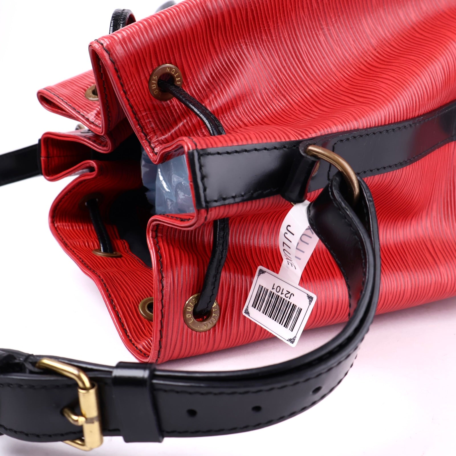 J2101 Louis Vuitton Petit Noe Epi Shoulder Bag- Pre Owned